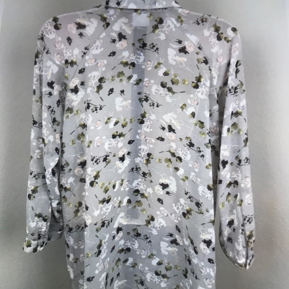 Cabi 5204 Gray Floral Blouse (L) - Picture 2 of 5